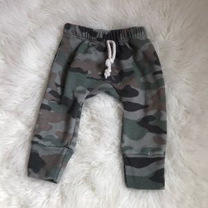 SOLD OUT Childhoods GUSSET PANTS IN CAMO size 6-12